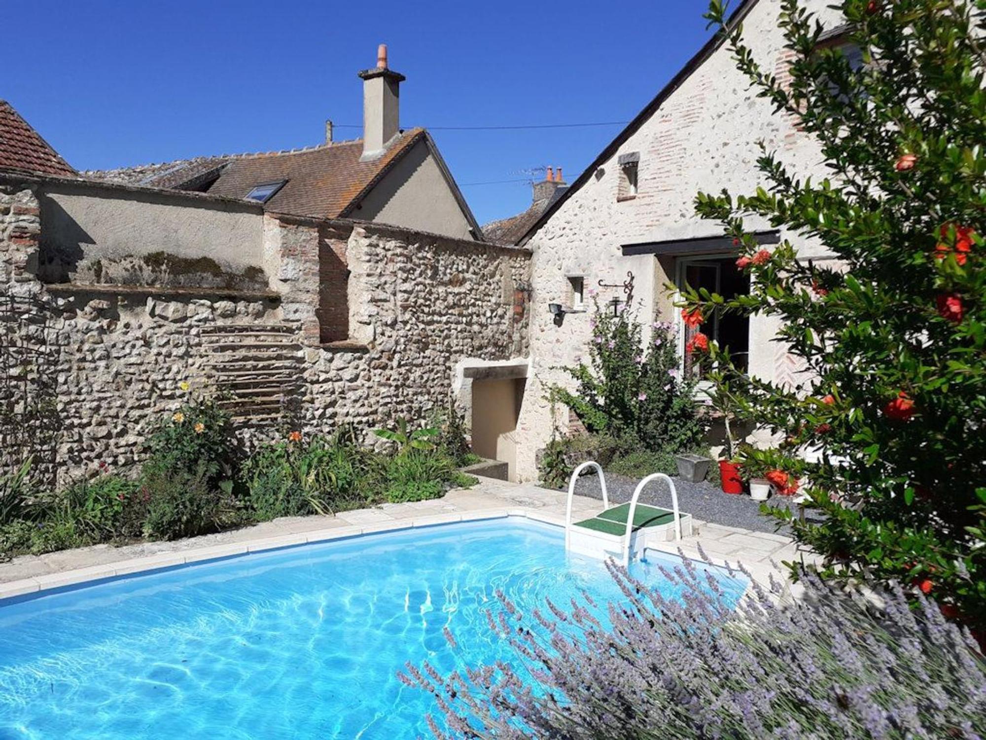 Chambre Quadruple Avec Piscine Au Bord De La Loire - Fr-1-590-474 Bed & Breakfast Ousson-sur-Loire ภายนอก รูปภาพ